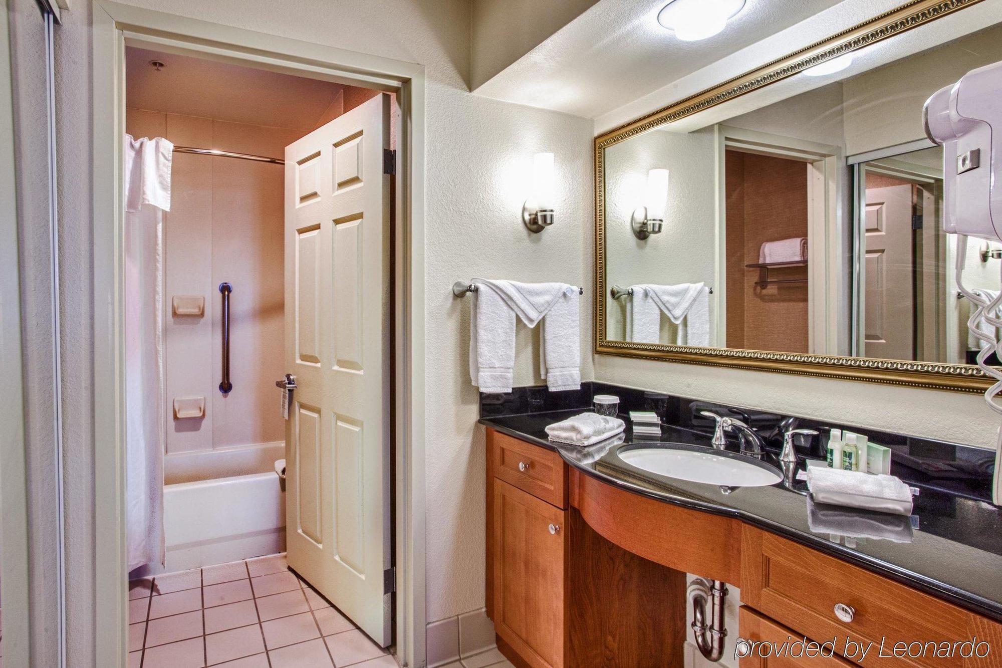 Homewood Suites By Hilton Dallas-Park Central Area Eksteriør bilde
